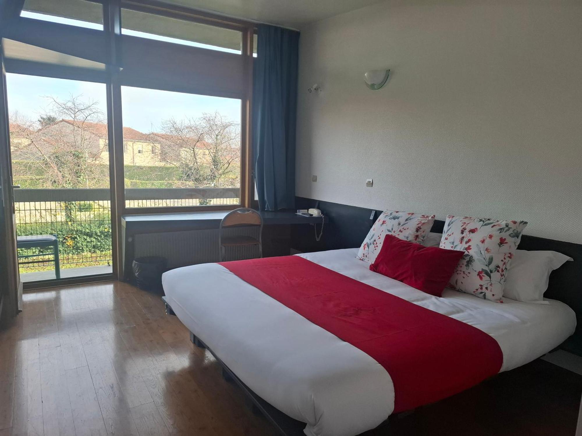 Hotel Restaurant Cirius Montrond-les-Bains Exterior foto