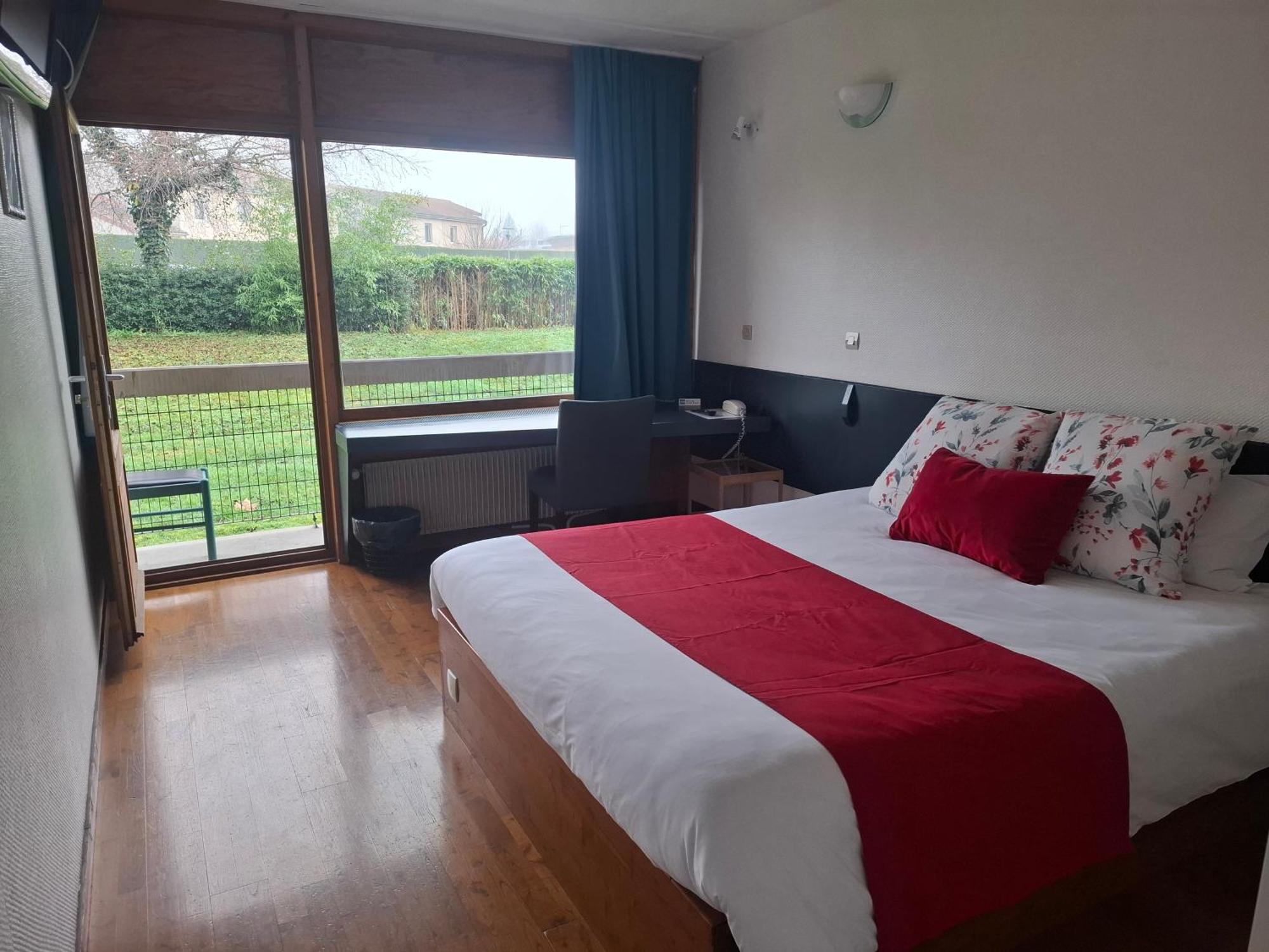 Hotel Restaurant Cirius Montrond-les-Bains Exterior foto